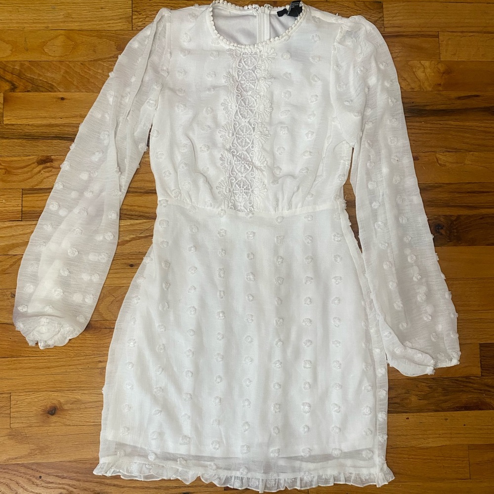 FOREVER 21 Beautiful White Long Sleeve Dress NWOT